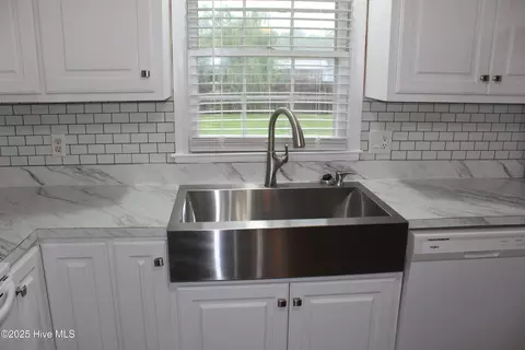 Kitchen - 118 Turtle Shell Rd, Richlands, NC 28574 photo 2 of 2