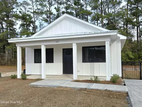 174 Long Pond Loop, Swansboro, NC 28584