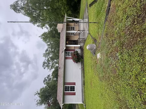 1254 Chatham St, Newport, NC 28570