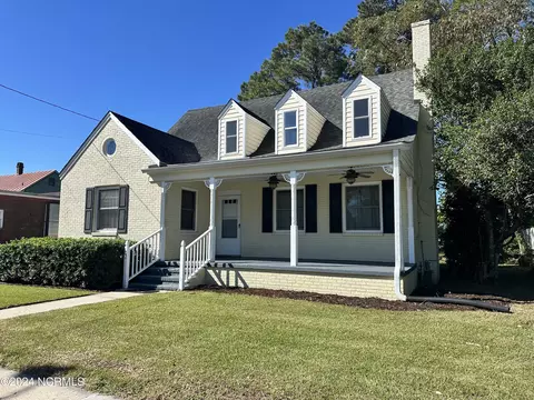 107 Elm St, Columbia, NC 27925