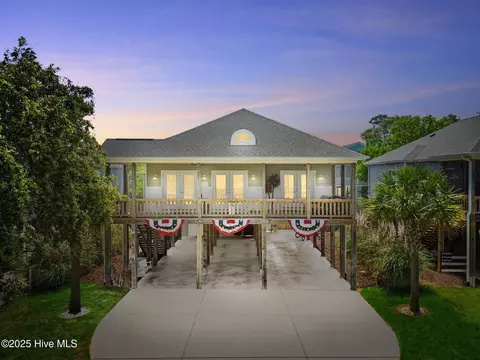 152 NW 1st St #L-53, Oak Island, NC 28465