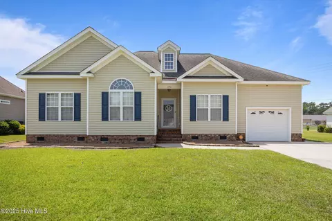 272 Primrose Ln, Winterville, NC 28590