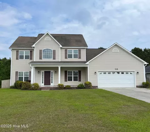 705 Shearwater Ln, Swansboro, NC 28584