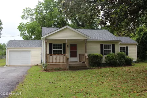 208 Charles St, Havelock, NC 28532