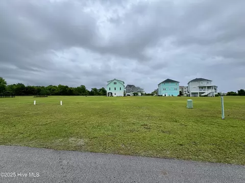 133 Whispering Pine Ln, Holly Ridge, NC 28445