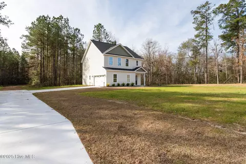 211 Brighttown Rd, Maysville, NC 28555
