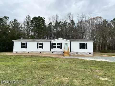 106 S Highland Ct, Holly Ridge, NC 28445