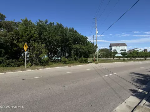 2306 Evans St, Morehead City, NC 28557