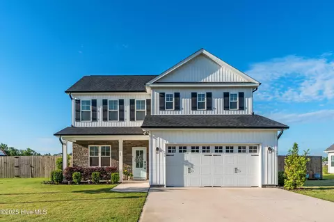 69 Bellows Ln, Rocky Point, NC 28457