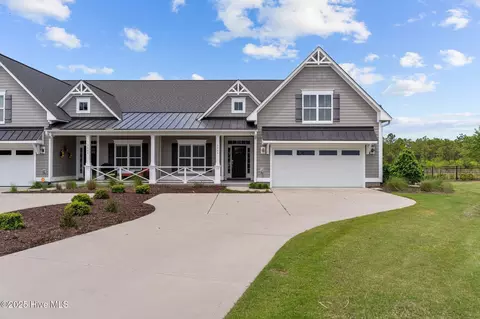 3688 Gardenia Ln, Southport, NC 28461