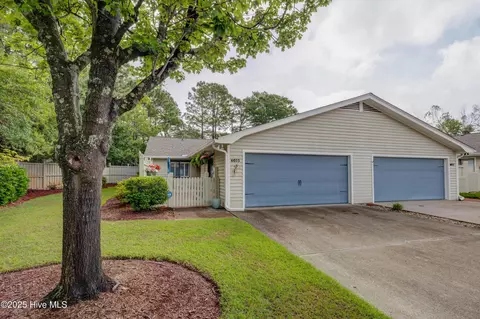 6025 Inland Greens Dr, Wilmington, NC 28405