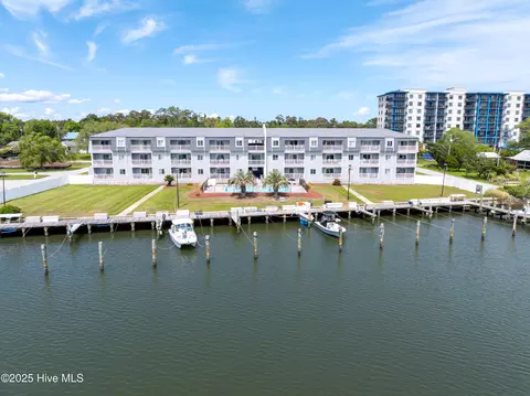 119 Lake Ave #305 MARINER COVE, Morehead City, NC 28557