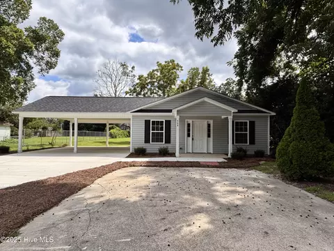 529 Fayetteville St, Clinton, NC 28328