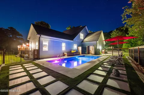 Exterior - 708 Cordgrass Rd, Hampstead, NC 28443 photo 9 of 10