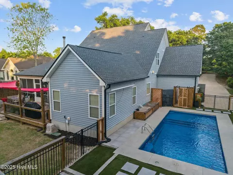 Exterior - 708 Cordgrass Rd, Hampstead, NC 28443 photo 2 of 10