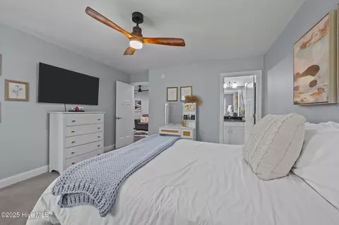 Bedroom - 708 Cordgrass Rd, Hampstead, NC 28443 photo 2 of 4