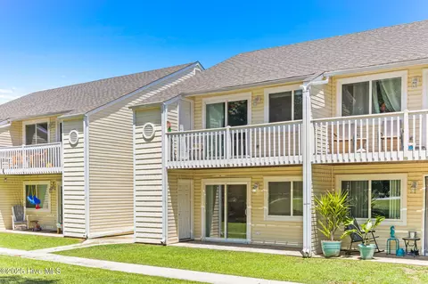 2036 Sloop Point Loop Road Apt A6 A4 A3 A2 Rd #A6, A4, A3, A2, Hampstead, NC 28443 photo 3
