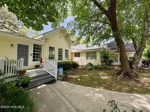 412 N Franklin St, Whiteville, NC 28472