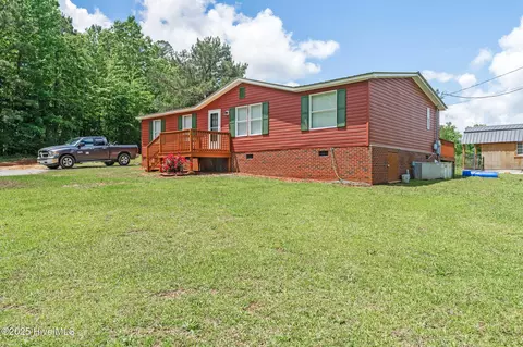 137 Hollywood Ln, Rockingham, NC 28379
