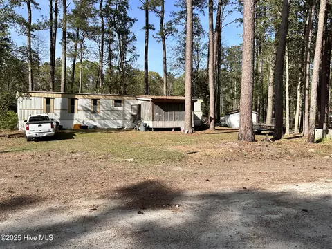 55 Oakwood Ln, Aurora, NC 27806