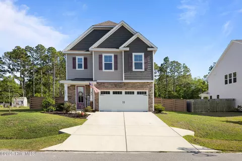 221 Salt Meadow Ln, Newport, NC 28570