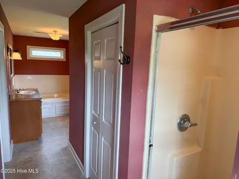 Bath - 17 Wheat Patch Rd, Belhaven, NC 27810 photo 2 of 2
