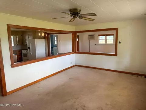 Living - 17 Wheat Patch Rd, Belhaven, NC 27810 photo 2 of 5