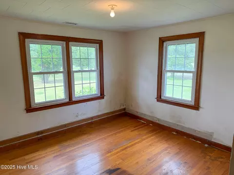 Bedroom - 17 Wheat Patch Rd, Belhaven, NC 27810 photo 4 of 5