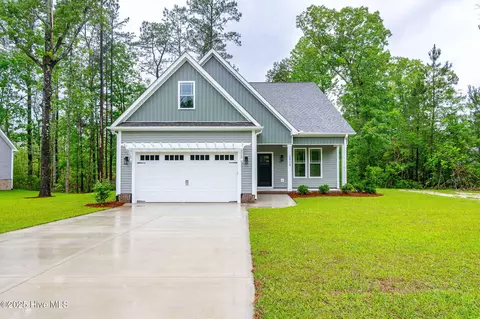 2404 Starling Ln, New Bern, NC 28562