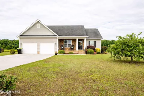 104 Northgate Ln, Clinton, NC 28328