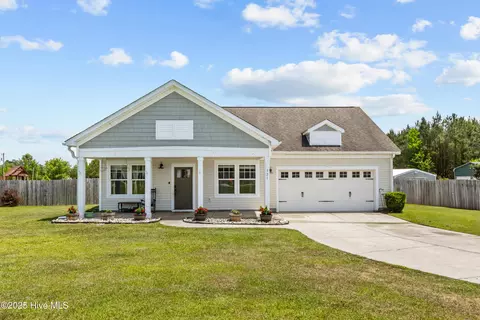 121 Palo Alto Park Dr, Maysville, NC 28555