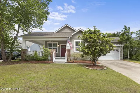 1213 Daisy Ct, Holly Ridge, NC 28445