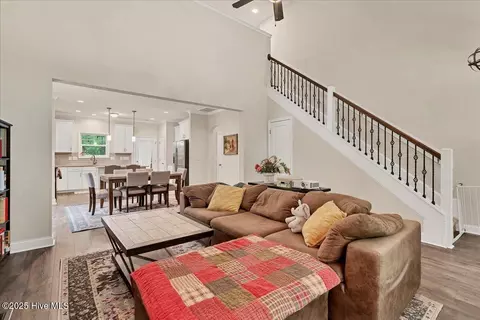 Entry Way - 11 Bedford Cir, Pinehurst, NC 28374 photo 2 of 4