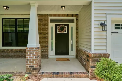 Exterior - 11 Bedford Cir, Pinehurst, NC 28374 photo 6 of 15