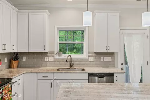 Kitchen - 11 Bedford Cir, Pinehurst, NC 28374 photo 7 of 7
