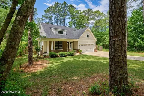 Exterior - 11 Bedford Cir, Pinehurst, NC 28374 photo 2 of 15