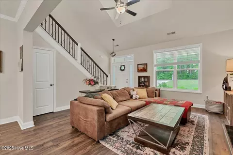 Entry Way - 11 Bedford Cir, Pinehurst, NC 28374 photo 3 of 4