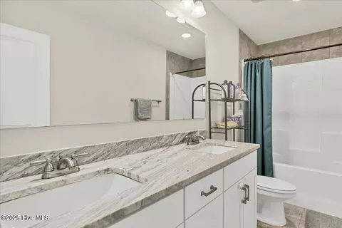 Bath - 11 Bedford Cir, Pinehurst, NC 28374 photo 6 of 8