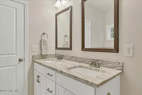 Bath - 11 Bedford Cir, Pinehurst, NC 28374 photo 2 of 8