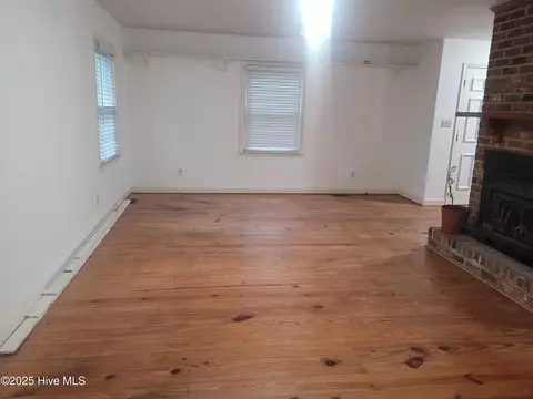 1810 Hickerson Cir, Deep Run, NC 28525 photo 2