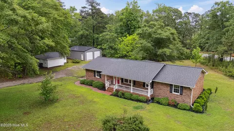 687 Holly Ridge Rd, Holly Ridge, NC 28445