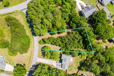 212 Fullard Dr, Sneads Ferry, NC 28460