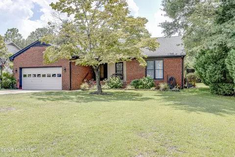 6106 Cutlass Ct, New Bern, NC 28560