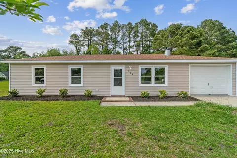 109 Shipman Rd, Havelock, NC 28532