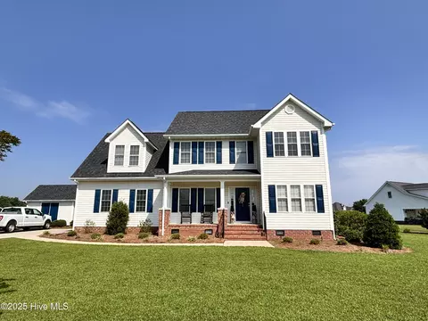 1604 Timberlake Dr, Clinton, NC 28328