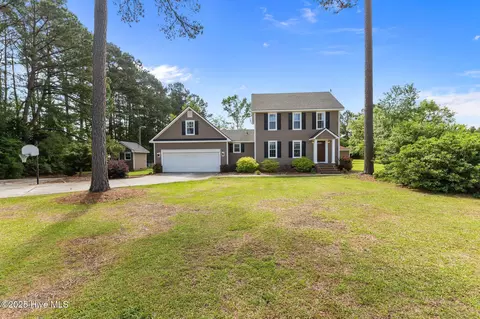 1033 Pearson Rd, Clinton, NC 28328