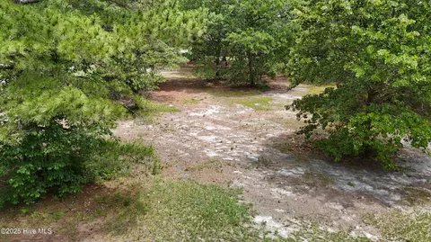 180 Cedar Point Dr, Wallace, NC 28466 photo 3