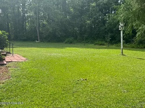 Exterior - 1060 Taylor Rd, Chocowinity, NC 27817 photo 5 of 7
