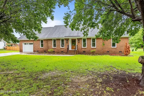 2250 Jane Dr, Greenville, NC 27858