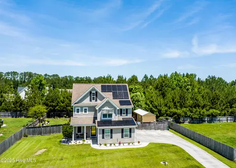 403 Stanford Ct, Maysville, NC 28555